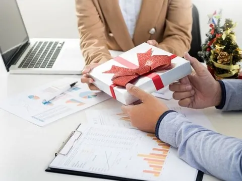 Công ty thưởng Tết theo cách không ai ngờ khiến nhân viên ngỡ ngàng