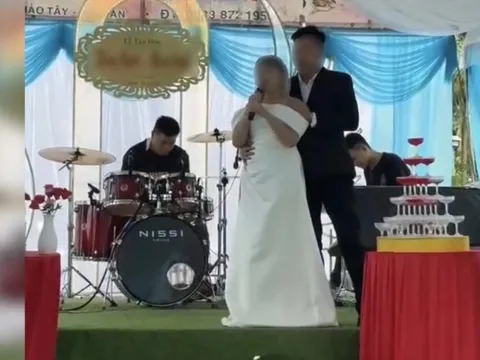 Chú rể 33 tuổi cưới vợ 65 tuổi, nhan sắc cô dâu khiến quan khách ngỡ ngàng