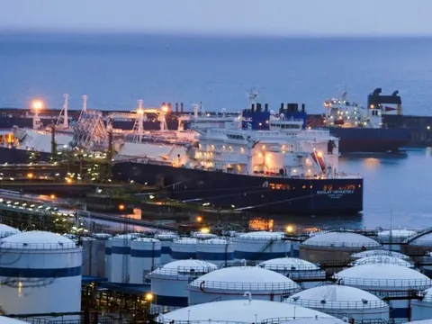 Mỹ tuyên bố đạt được thỏa thuận với một quốc gia BRICS - dầu Nga buộc phải 'đại hạ giá' để bán được hàng