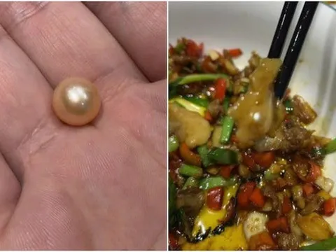 Đang dùng bữa trưa, người đàn ông nhìn thấy thứ bất ngờ