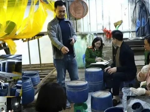 Bắt chủ cơ sở dùng ‘nước kẹo’ để sản xuất gần 2,8 tấn giá đỗ