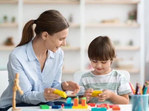 Trẻ có nhu cầu giáo dục đặc biệt cần một môi trường như thế nào?