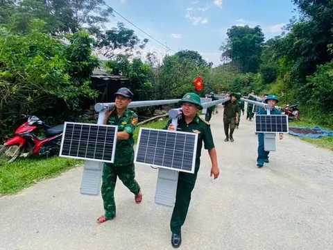 Những người lính mang ánh sáng về bản làng biên giới