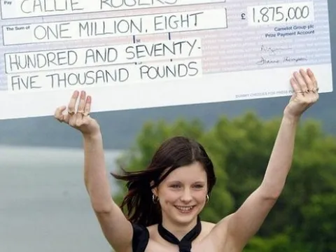 Cô gái 16 tuổi nhận giải độc đắc: "Trúng xổ số không khiến tôi hạnh phúc hơn"