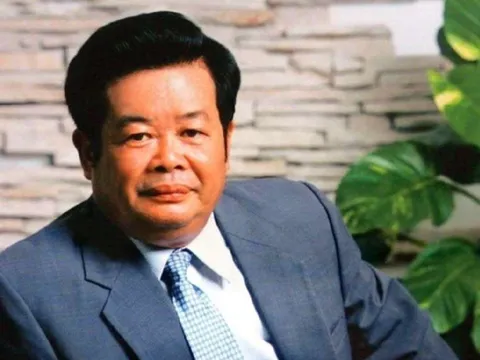 Chân dung vị tỷ phú lấy vợ mù, bắt con trai làm công nhân và cái kết ngỡ ngàng