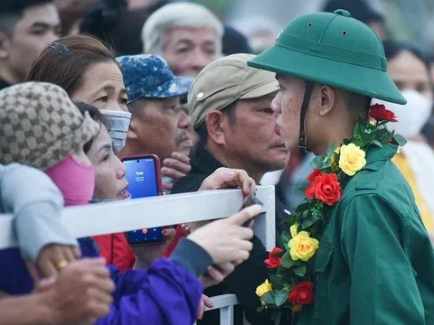 Trang trọng, xúc động ngày hội tòng quân ở Đà Nẵng