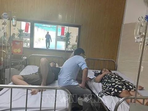 Nhiều người nhập viện, nghi ngộ độc sau khi ăn bánh mì