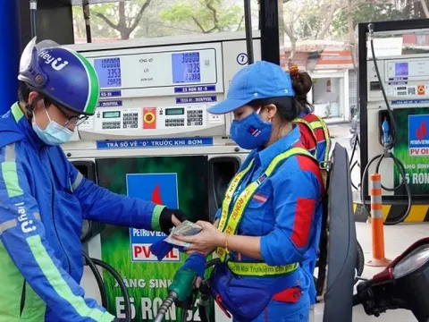 Giá xăng dầu trong nước tăng cao, dư địa nào để hạ nhiệt?