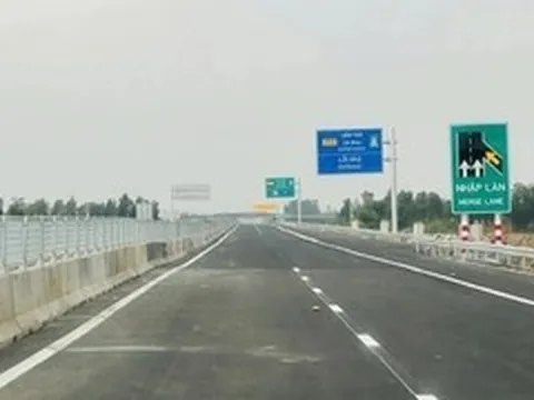 Bộ Xây dựng yêu cầu kiểm điểm việc chậm tiến độ cao tốc Cần Thơ - Cà Mau