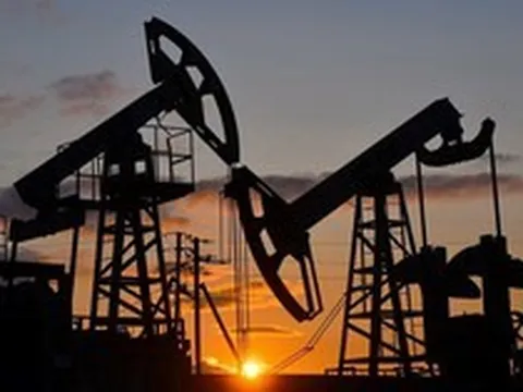 Nền kinh tế đang 'nắng hạn' của Nga bất ngờ gặp 'mưa rào' sau khủng hoảng Trung Đông: Ngồi ung dung bán dầu thu hơn 8,5 tỷ USD/1 tháng