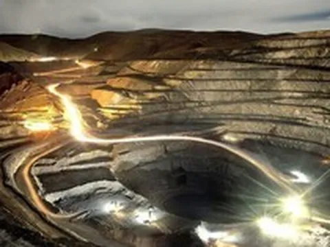 Không phải vàng, Trung Quốc đang âm thầm gom một kim loại quý với tốc độ kỷ lục, giá rẻ hơn 60 lần