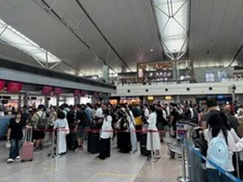 Hơn 109.000 khách qua Tân Sơn Nhất ngày 30/4, người dân cần chủ động thời gian