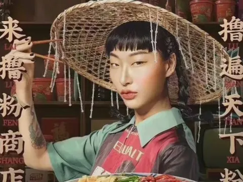 Cô gái sở hữu "đôi mắt người ngoài hành tinh", dân mạng giật mình khi xem ảnh