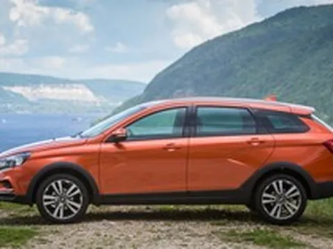 Lộ giá xe Lada nhập khẩu Nga: To ngang Corolla Cross mà chưa tới 600 triệu