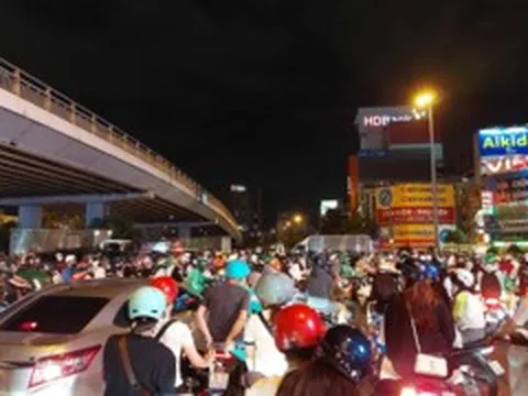TP.HCM tăng tốc giải bài toán kẹt xe ở ngã tư Hàng Xanh