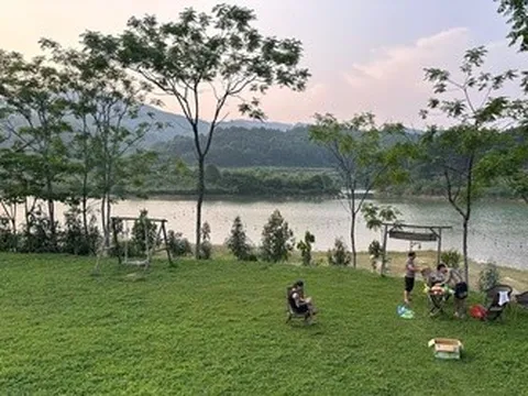 Hồ Bản Chang - nơi người trẻ tìm về “khoảng lặng xanh” giữa đại ngàn Ngân Sơn