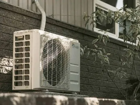 Thành phố tặng máy điều hòa miễn phí cho người cao tuổi thu nhập thấp