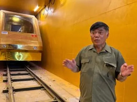 Tàu điện dát vàng thử nghiệm chạy ngầm tại Hà Nội