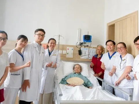 Vinmec Central Park cứu sống hai cụ bà U90 và U100 tuổi bị đột quỵ nhồi máu não nghiêm trọng