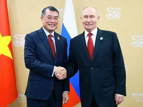 Thủ tướng Lê Minh Hưng hội kiến Tổng thống Nga Vladimir Putin