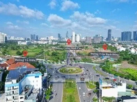 Tấp nập thi công 4 tuyến đường huyết mạch tại Thủ Thiêm