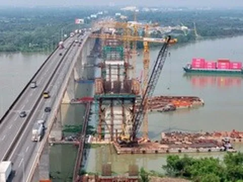 Cầu trên cao tốc kết nối sân bay Long Thành dần lộ diện sau 10 tháng thi công