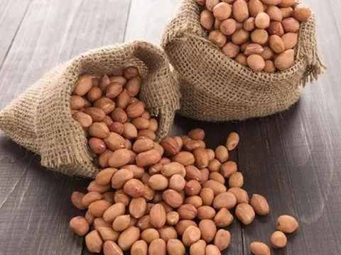 Loại hạt nhiều người ăn mỗi ngày, nhưng có 7 nhóm người càng ăn càng hại sức khỏe