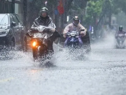 Mưa lớn cực đoan dồn dập trút xuống miền Bắc, những tỉnh nào chịu ảnh hưởng nặng nhất?