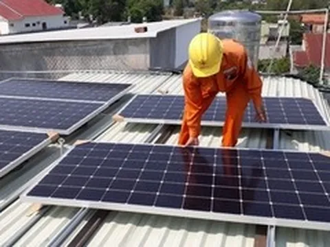 Muốn lắp điện mặt trời mái nhà tự dùng, người dân cần làm gì?