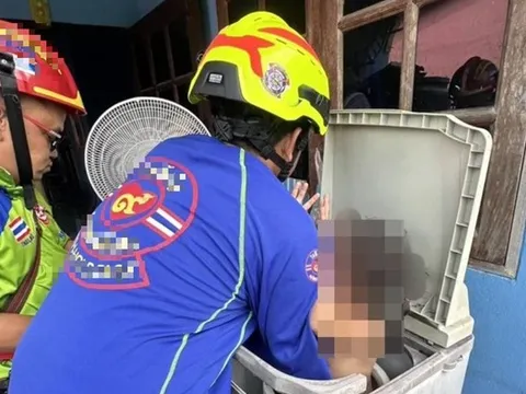 Giải cứu bé gái 3 tuổi bị mắc kẹt trong máy giặt