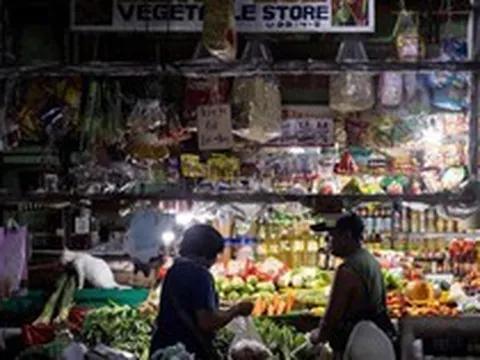 Sau cú sốc giá dầu, nhiều quốc gia Đông Nam Á chưa kịp thở đã đón thêm một 'cơn đau đầu' mới