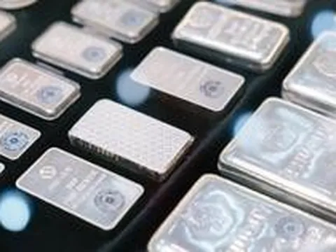 Giá bạc vượt 61 USD/ounce, chuyên gia dự báo 'thời của bạc' sắp tới