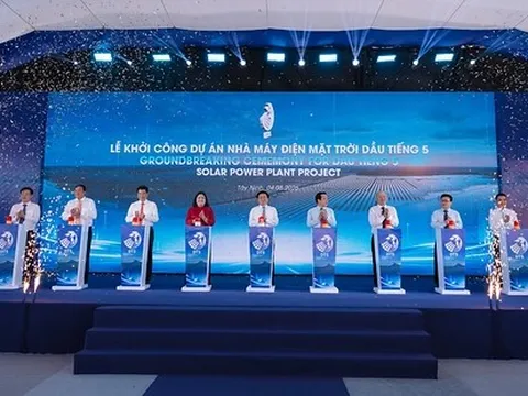 Trinasolar được lựa chọn cung cấp mô-đun cho dự án điện mặt trời nổi Dầu Tiếng 5 công suất 562MW tại Việt Nam