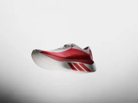 Giày chạy bộ Hyperboost Edge của adidas gây chú ý với thiết kế và công nghệ mới