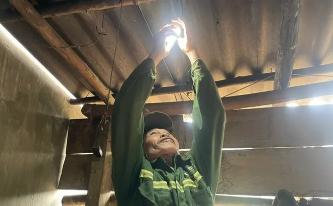 Sau nhiều năm chờ đợi, 50 hộ dân bản Ó sắp có điện lưới trước Tết