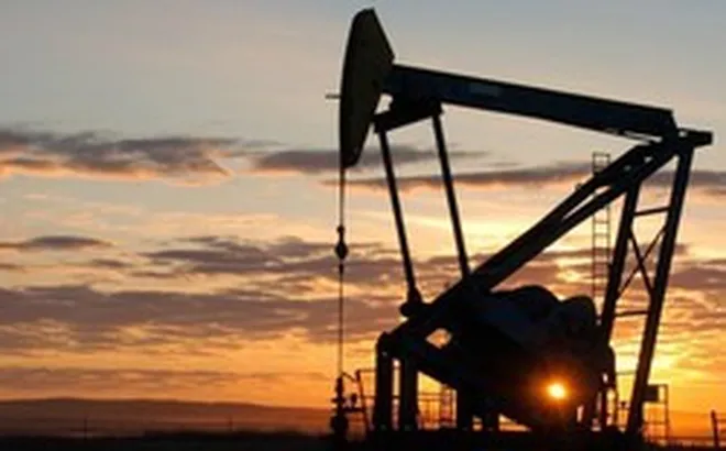 Dầu tiếp đà tăng khi Mỹ cân nhắc tấn công cơ sở xuất khẩu dầu mỏ của Iran