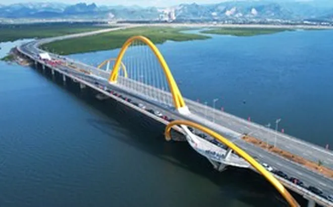 Quảng Ninh bàn phương án phát triển đô thị ven vịnh Cửa Lục