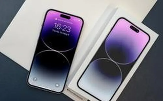 2 chiếc iPhone cũ đang giảm giá mạnh nhất lúc này