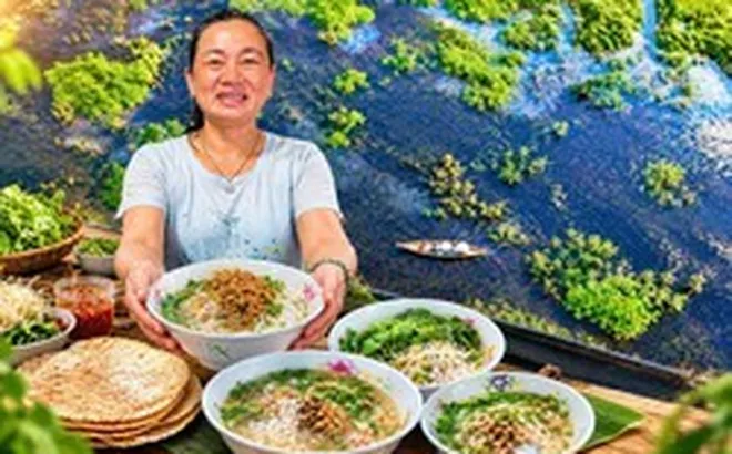 Tô bún 10.000 đồng ăm ắp thịt tôm cua ở tỉnh có ‘điểm đến hấp dẫn nhất thế giới’